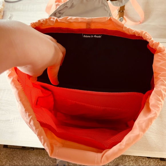 Hershel Little America Laptop Backpack Mid-Volume 17.0L in Pink, Gray, and Brown - Picture 5 of 6